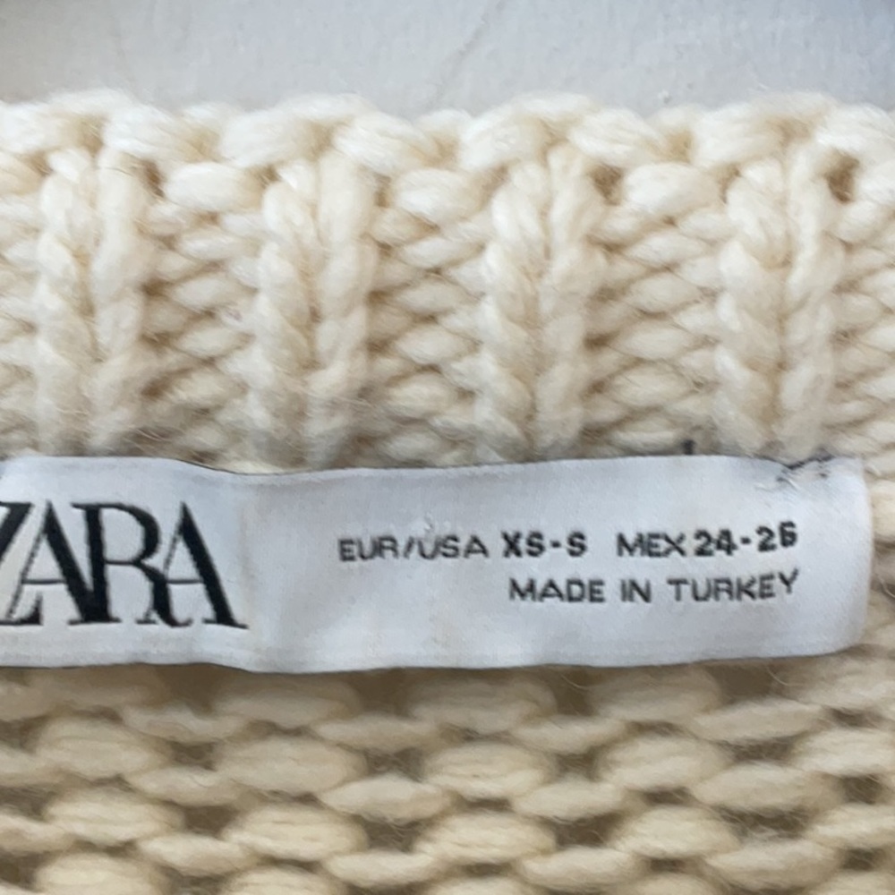 Zara Oversized Sweater - Picture 5 of 13
